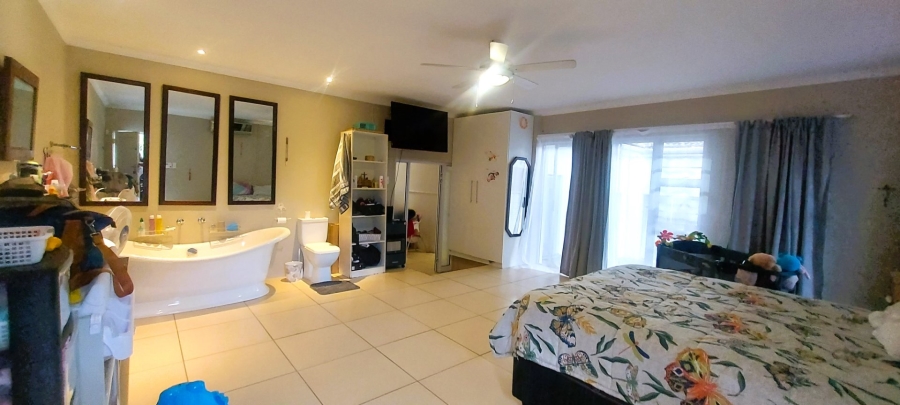 2 Bedroom Property for Sale in Bonza Bay Eastern Cape